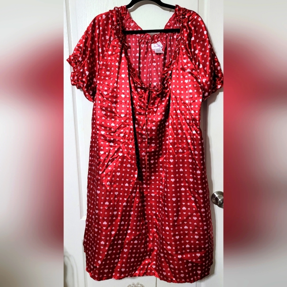 Red Womans Plus Size Sleep Gown Size 3X Amoureuse Hearts & Daisy's